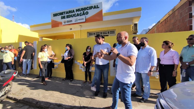 Itajuípe: Prefeito Léo Da Capoeira Entrega Obras Do Cais E Nova Secretaria De Educação