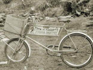 O CRIATIVO FRANGO DE BICICLETA DE ELIÉS HAUN