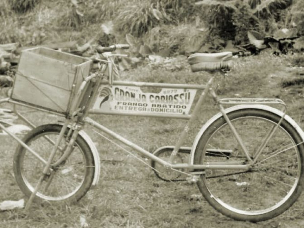 O CRIATIVO FRANGO DE BICICLETA DE ELIÉS HAUN
