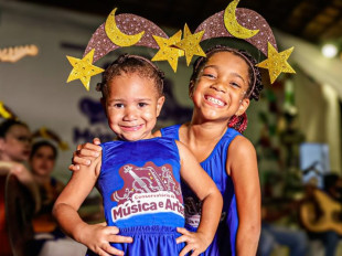 Projeto apoiado pela Bracell oferece 190 vagas gratuitas em oficinas de música e capoeira para crianças e jovens do Litoral Norte